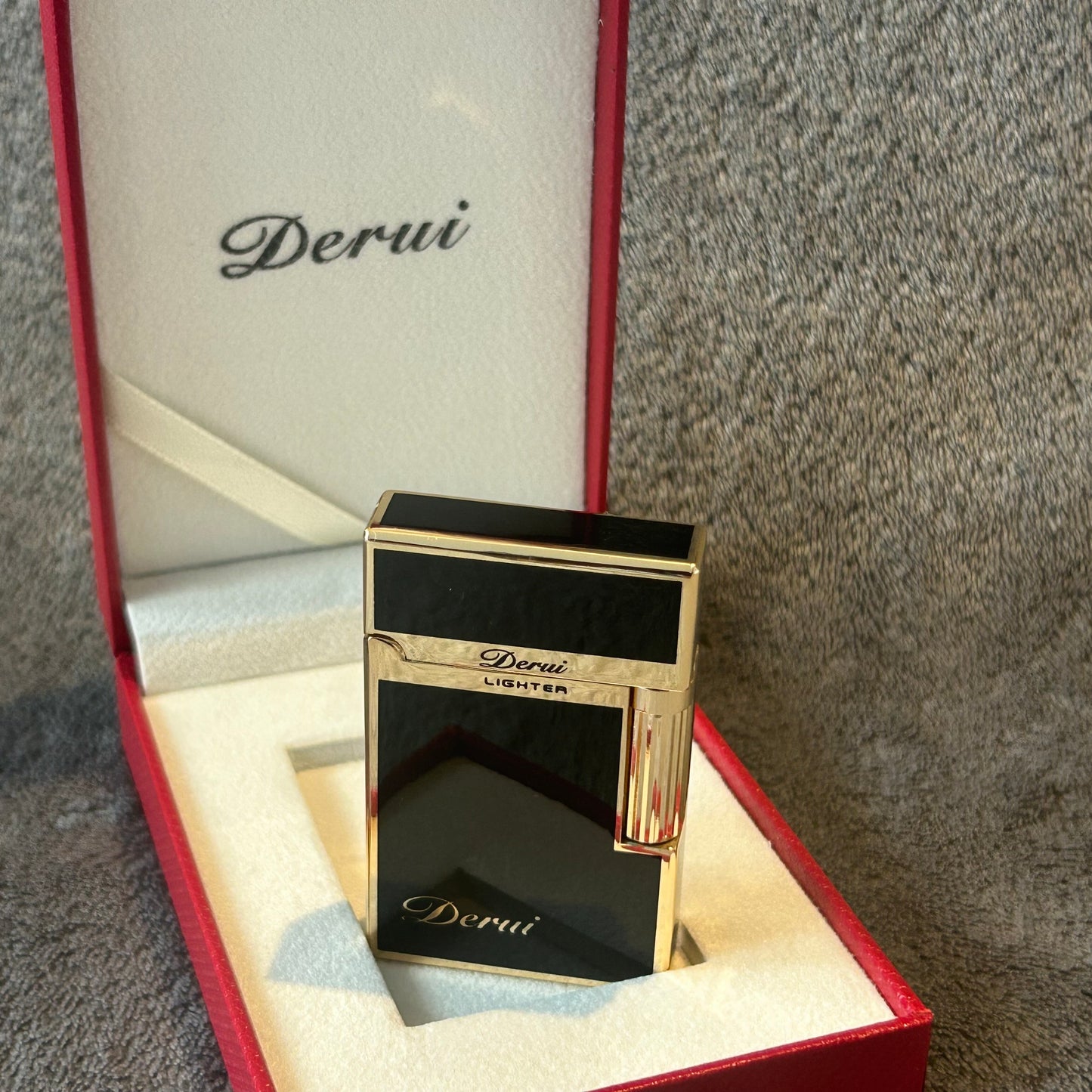 Derui Black Lacquered Lighter And Gift Box