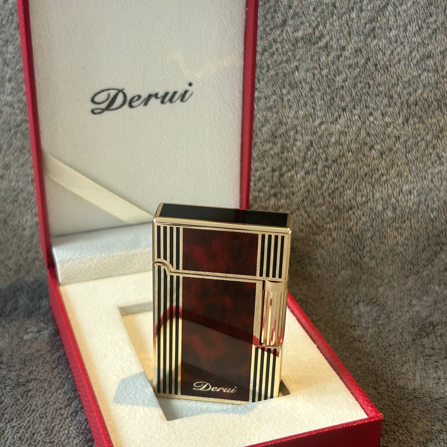 Derui Gold Strip Lighter and Gift Box