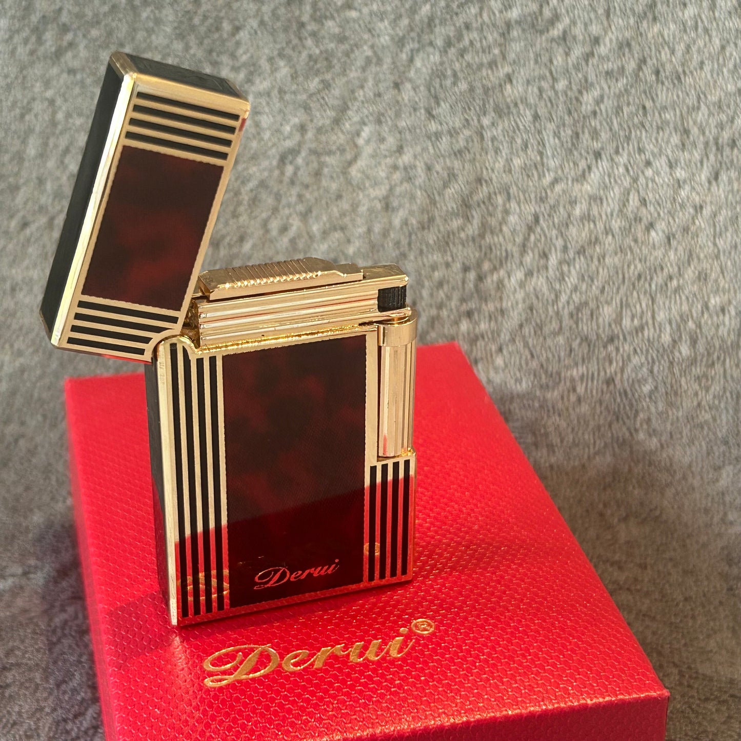 Derui Gold Strip Lighter and Gift Box