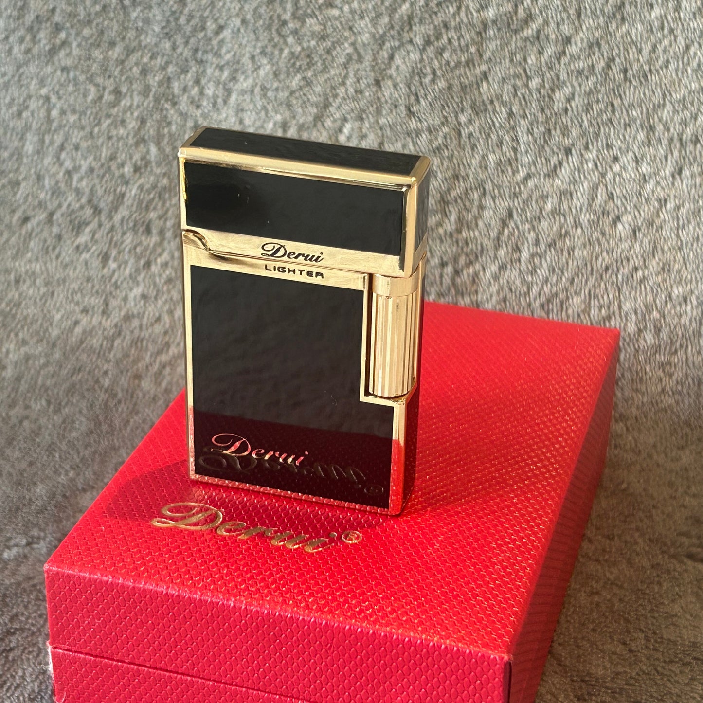 Derui Black Lacquered Lighter And Gift Box